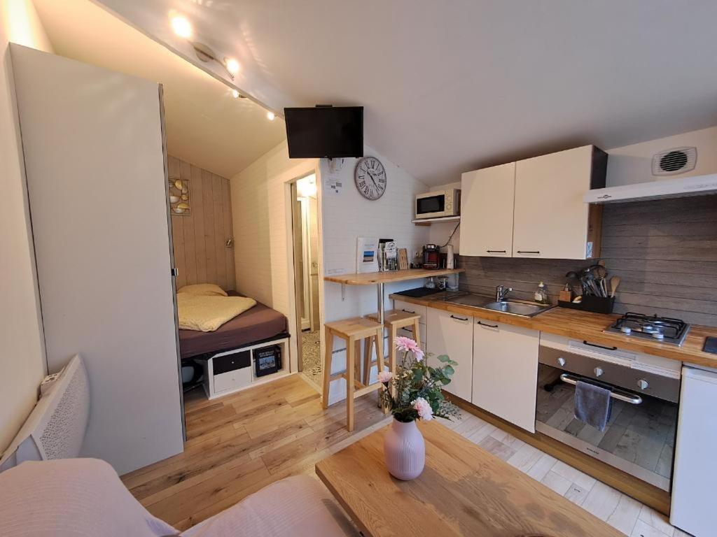 Joli Studio Au Calme Dans Un Jardin Privatif วิสเทรอัม ภายนอก รูปภาพ